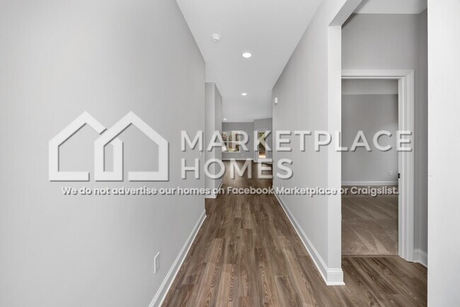 Building Photo - 174 River Pointe Dr