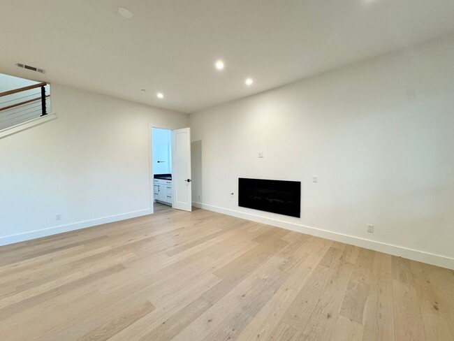 Building Photo - 2023 Built Custom Napa 3 Bedrooms, 3 1/2 B...