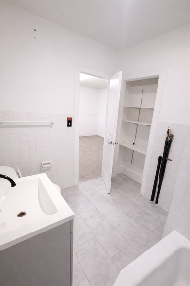 Building Photo - 20 Marvin Ave