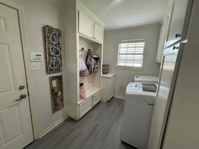Building Photo - ELLERBE ROAD ESTATES BEAUTY