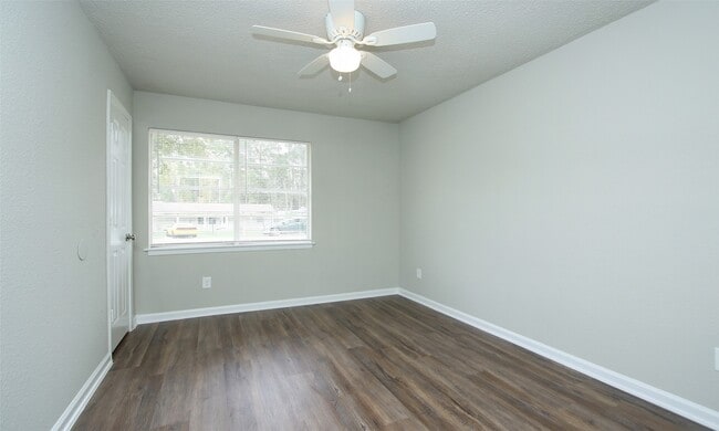 Building Photo - 6110 Glen Lee Dr