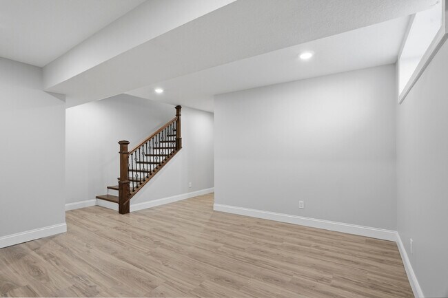 Building Photo - 4403 Glen Eagle Dr