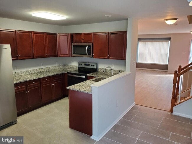 Building Photo - 3344 Vineland Pl