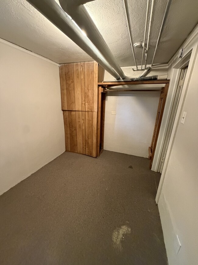 Building Photo - 1201 E Virginia Ave