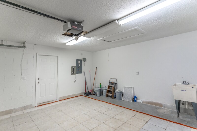 Building Photo - 2306 Lily Pad Ln