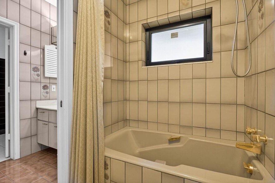 Building Photo - 3170 Estates Dr