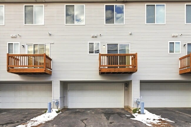 Building Photo - 1023 Piccolo Ln