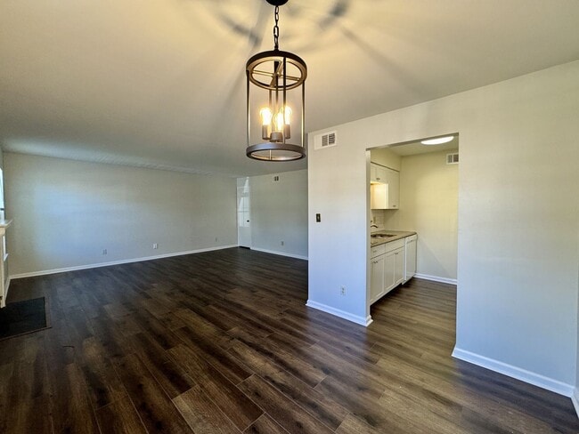 Building Photo - Just Updated & Ready NOW! A Pet Friendly H...