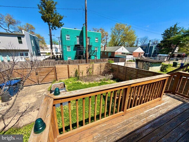 Building Photo - 4020 Grant St NE