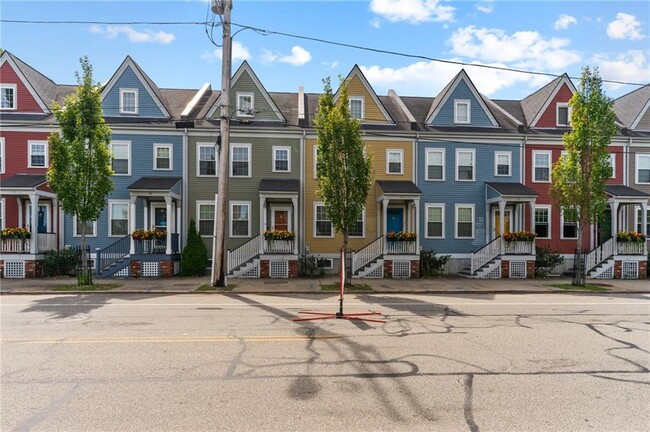 Primary Photo - 18 Bridgham St
