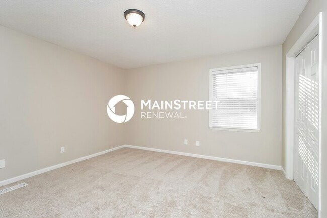 Building Photo - 5 Bedroom Pet-Friendly Home in Birmingham, AL with Main Street Renewal