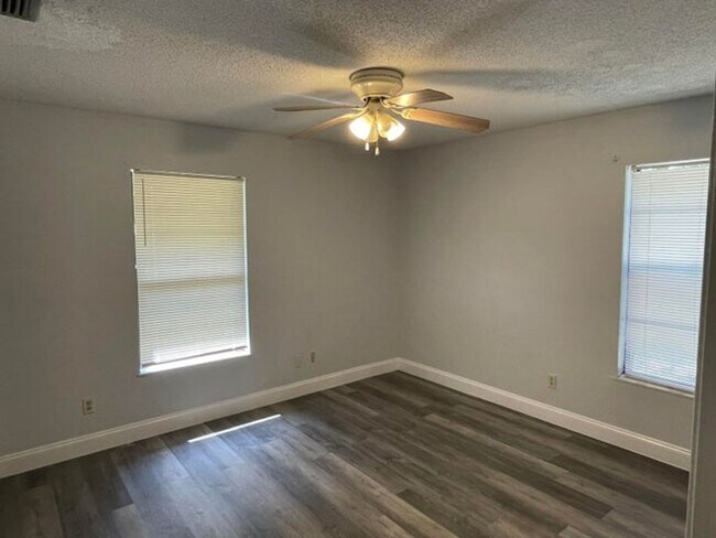 Building Photo - 4895 Badger Ave