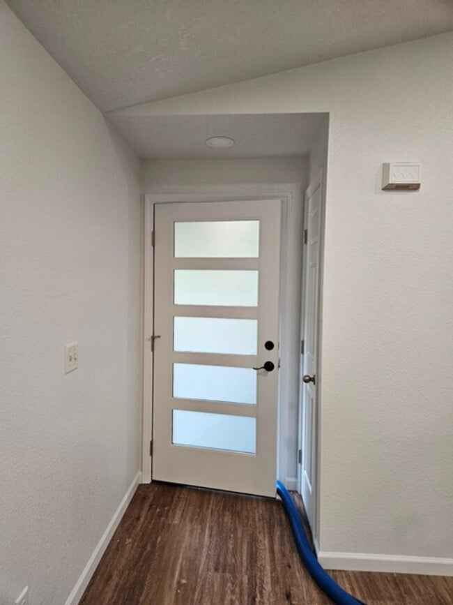 Building Photo - 3Bd/2Ba Single Story Home-Available to view beginning 4/27/2026!
