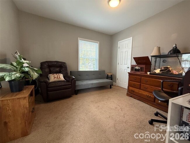 Building Photo - 301 S Mountain St