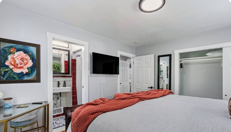 Building Photo - 444 N Oakley St