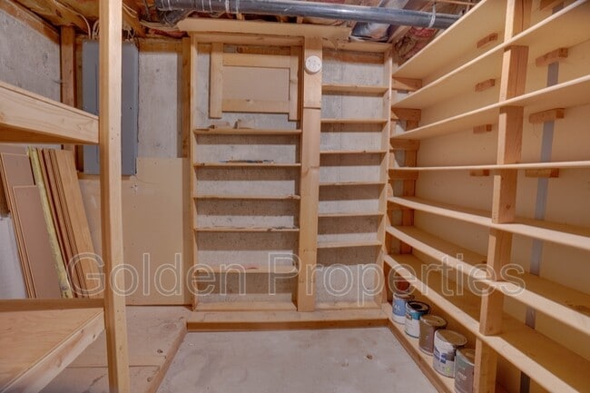 Building Photo - 1823 E Wilbur Ave