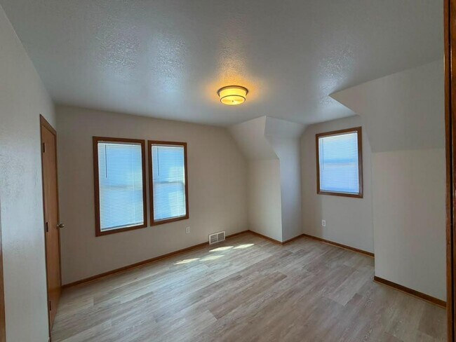 Building Photo - 4640 N 54th St