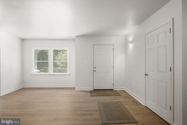 Building Photo - 6065 Eagles Nest Ln