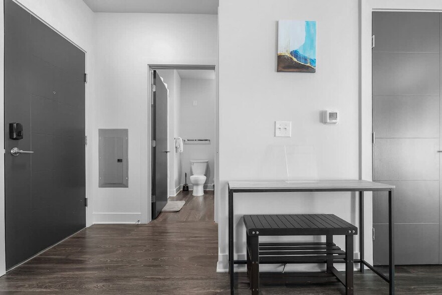 Building Photo - 8506 Westfield Blvd