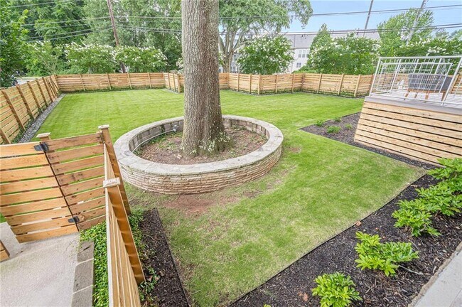 Building Photo - 2269 Briarwood Hills Dr NE