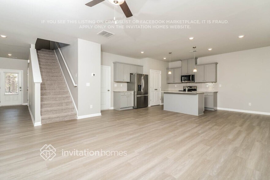 Building Photo - 106 Streambank Ct