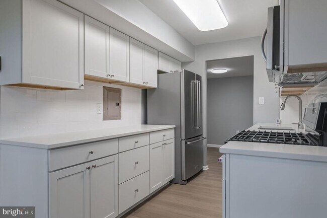 Building Photo - 3356 Woodburn Rd