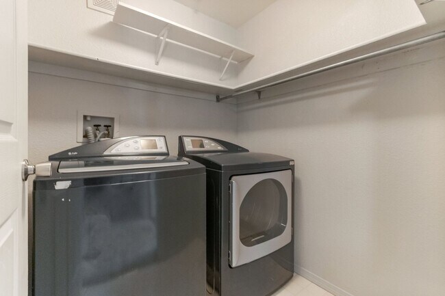 Building Photo - Cozy 3 Bed Littleton Condo