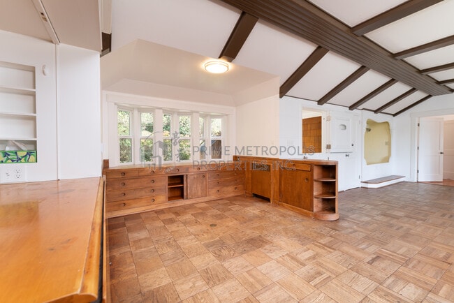 Building Photo - 7461 W Mercer Way