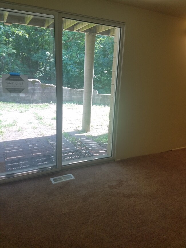 Building Photo - Single Family Home within walking distance to Quinnipiac