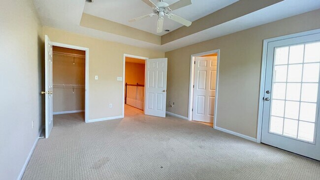 Building Photo - 2 Bedroom, 2.5 Bathrooms Townhome in the Heart of Savannah's Southside