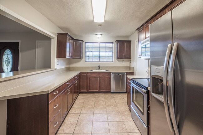 Building Photo - Glynlea Park