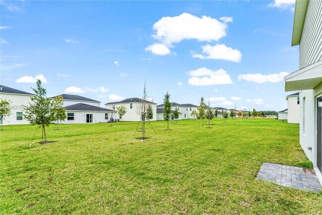 Building Photo - 10722 NW Moon Rise Ln