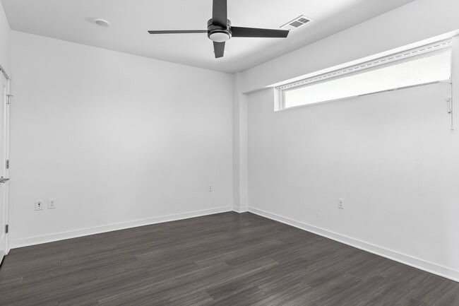 Building Photo - 4361 S Congress Ave