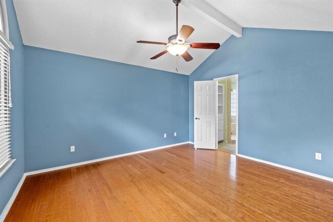 Building Photo - 15905 De Peer Ave