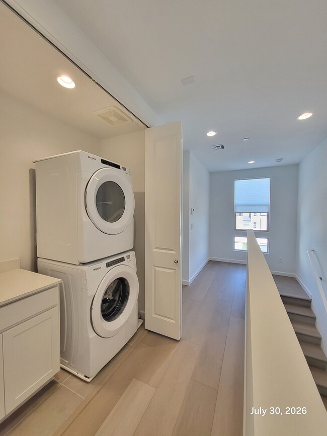 Building Photo - 643 Fortis Creek St
