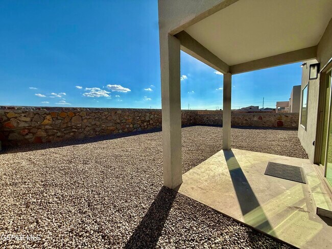 Building Photo - 15052 DESTINATION