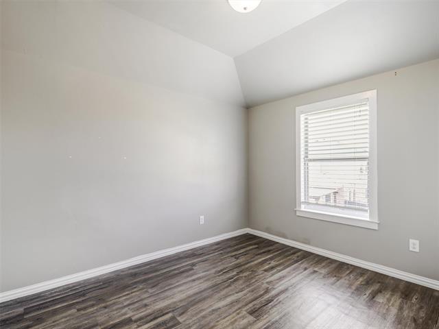 Building Photo - 4916 Villas Dr