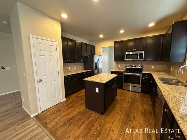 Building Photo - 8366 Hardwood Cir