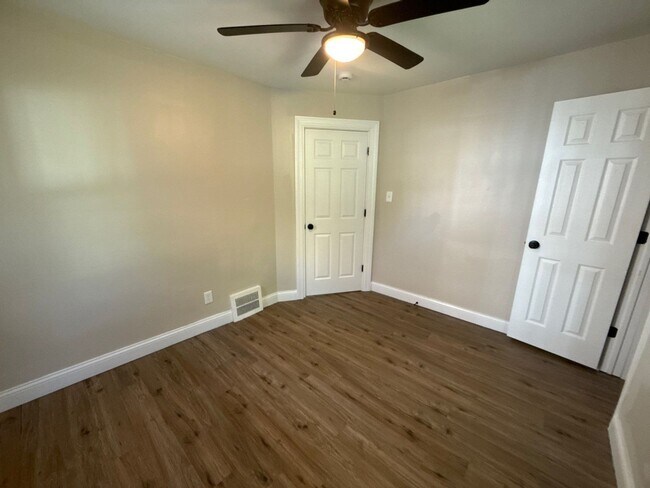Building Photo - Freshly Renovated 3-Bedroom Home – Quality...