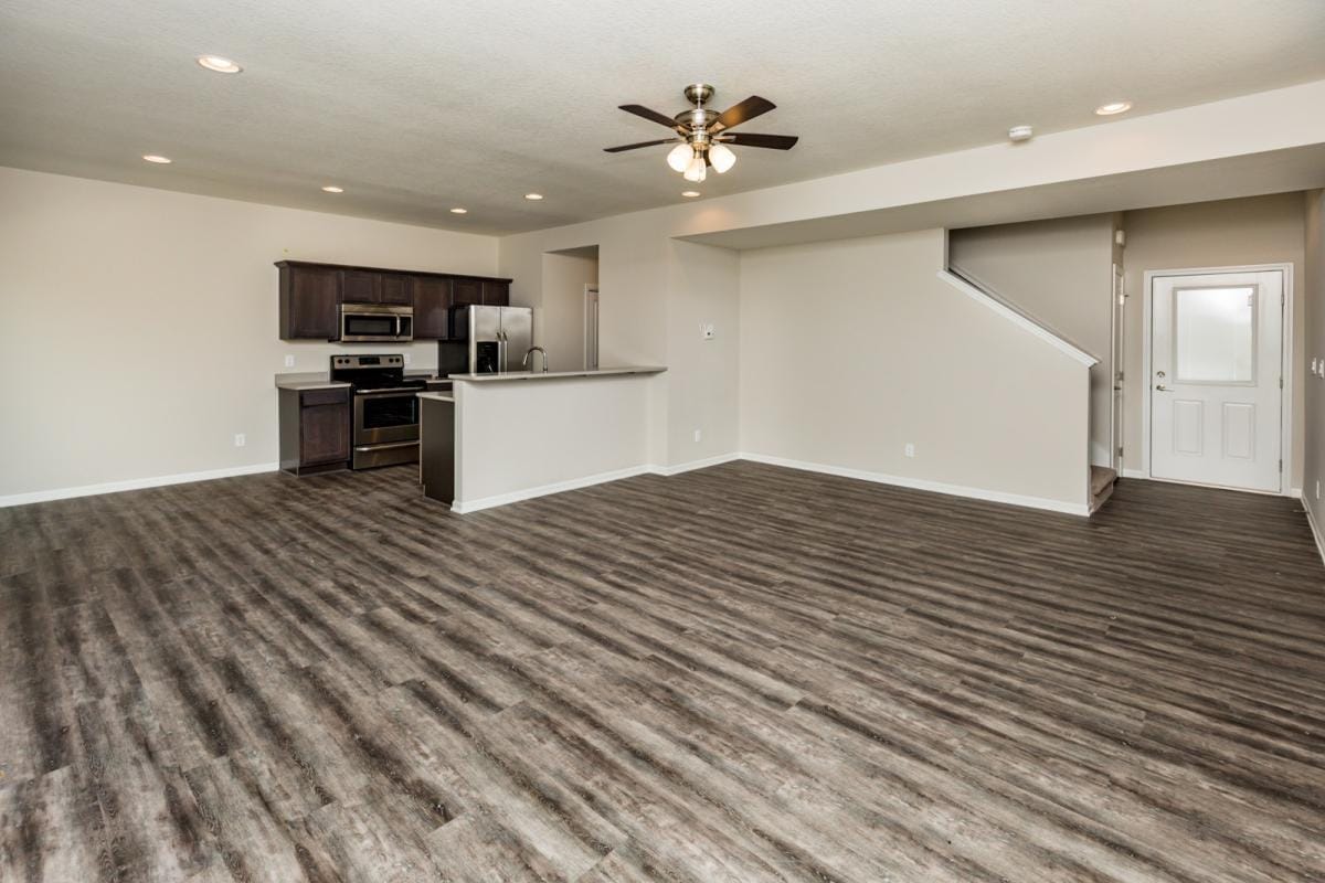 Building Photo - 801 SE 10th Ln