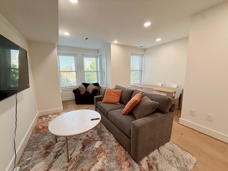 Building Photo - 808 12th St NE