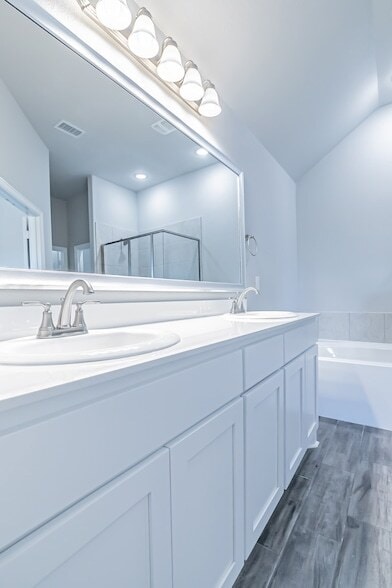 Building Photo - 422 Oleander Dr