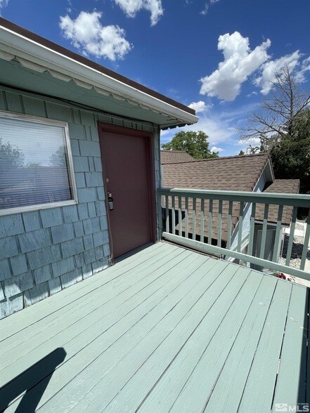 Building Photo - 538 1/2 6th Street Unit