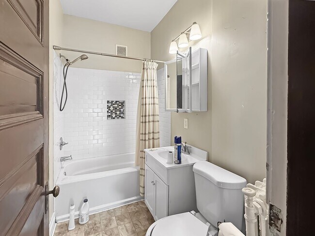 Building Photo - 438 University Ave NE