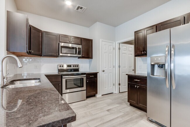 Building Photo - 3 Bed in Piedmont