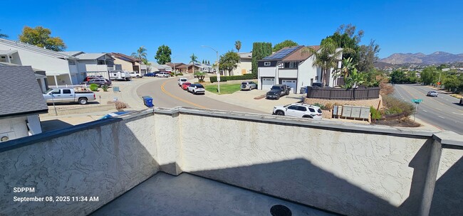Building Photo - EL CAJON - Nice 3 Bedroom 2.5 Bath Townhou...