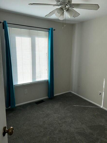 Building Photo - 232 Fir Tree Ct