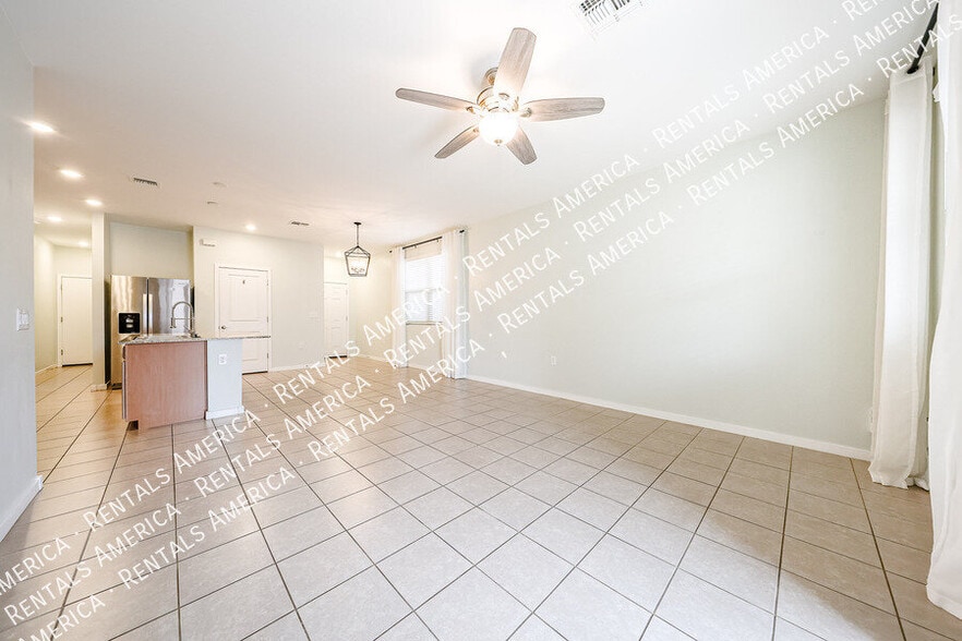 Building Photo - 14151 W Georgia Dr
