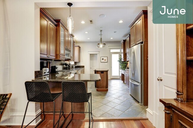 Building Photo - Full room in 4-bed/3.0-bath Home