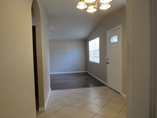 Building Photo - $1495 PER MONTH FOR THIS 3 BEDROOM 1 BATH HOME - NEW PORT RICHEY FL